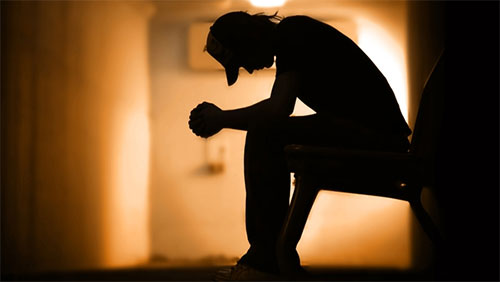 Aumenta la mortalidad por suicidios y homicidios entre menores en EEUU